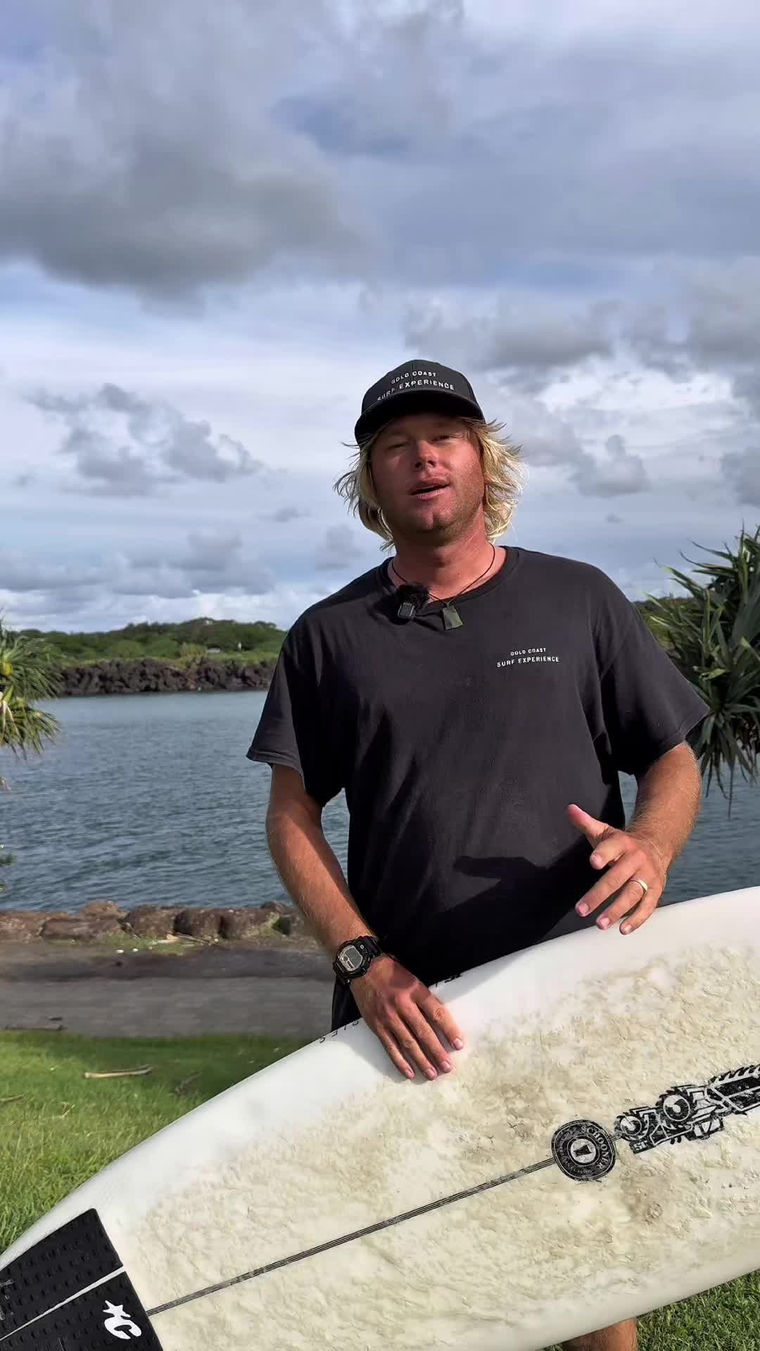Do you struggle with your pop-up? #surfing #surf #surftok