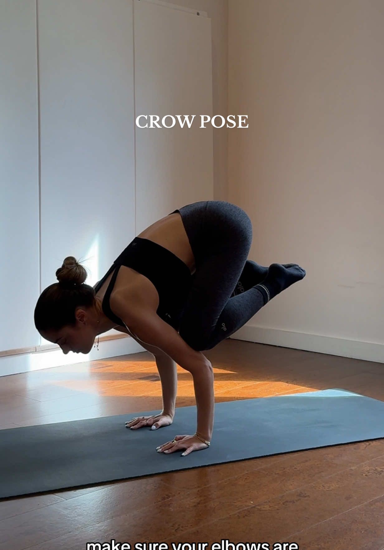 ✨Bakasana✨ practice! Do this to learn or IMPROVE your crow 💪 LMK how it goes <3 #crowpose #yogatutorial #yogatips #armbalance